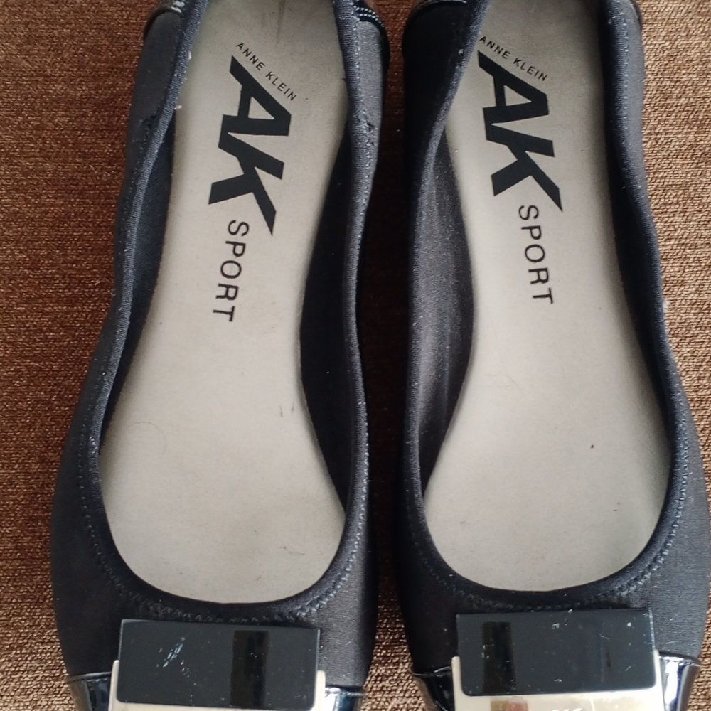 Anne Klein Women's Black Flats